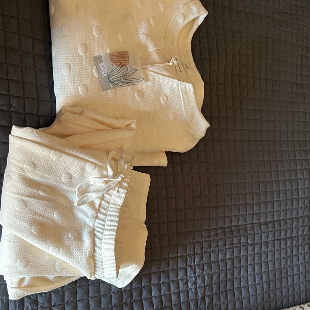 Blu Pepper Cream Textured Sleepwear Set